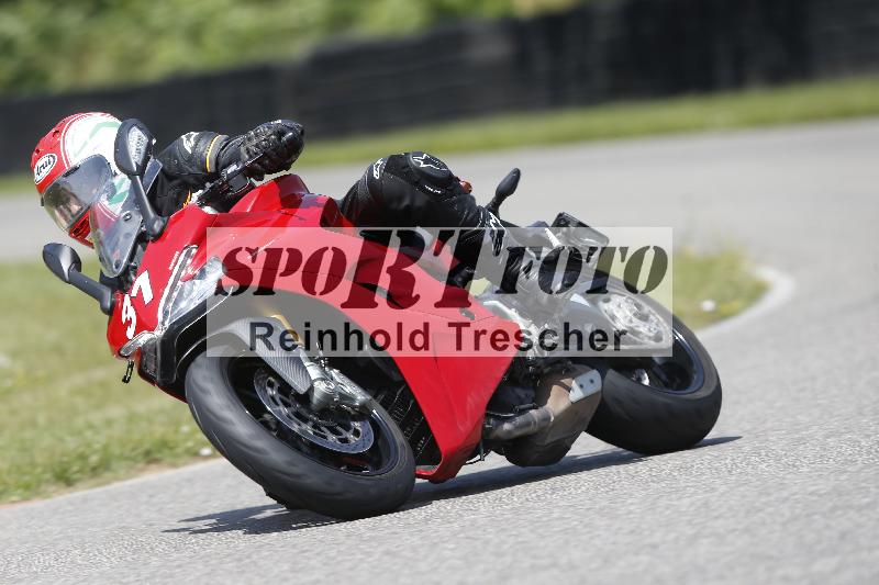 /27 12.06.2025 Ducati Schweiz Trackday Warmup  ADR/gelb-jeaune/31